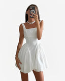 Backless bow slimming white dress